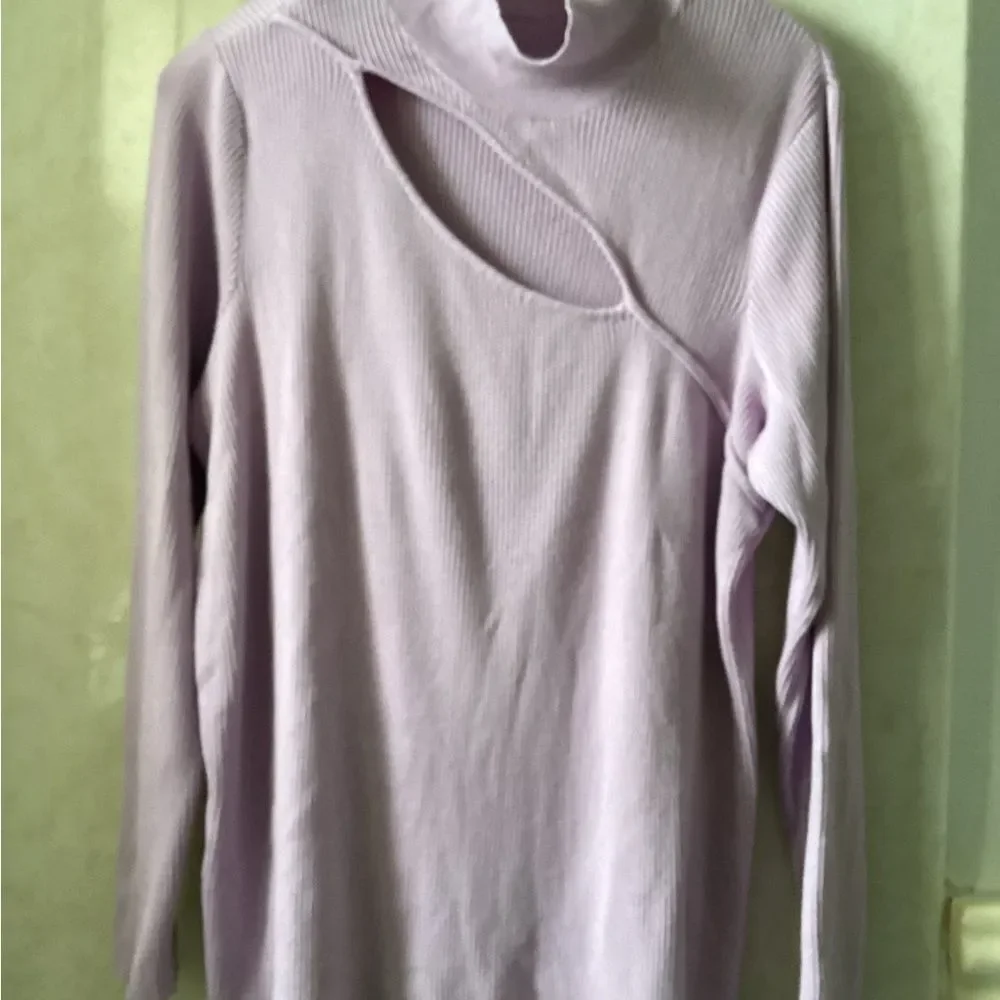 Lavender 2X Ribbed Sweater cut out detail